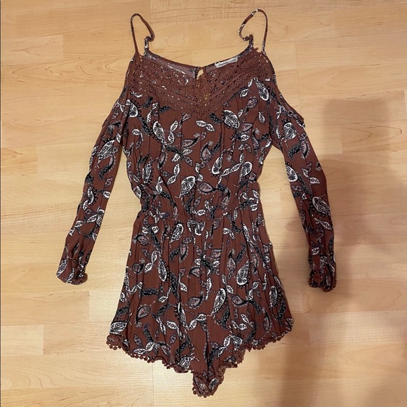 Floral Cold Shoulder Romper - Picture 2 of 2